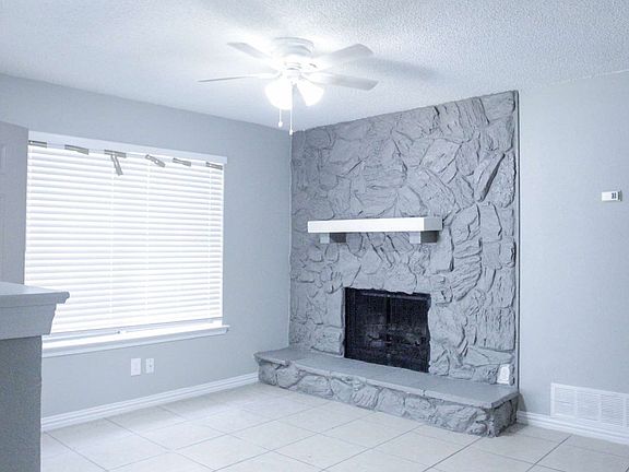 4th image of 412A Hollandale Cir