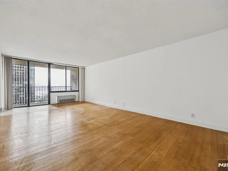 300 Winston Dr #2020 — Photo 12