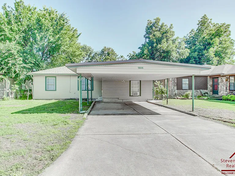 1806 NW Lincoln Ave — Photo 6