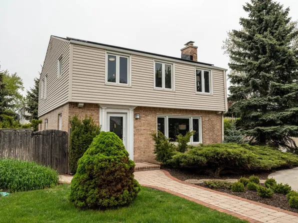 130 West Day AVENUE, Whitefish Bay, WI 53217