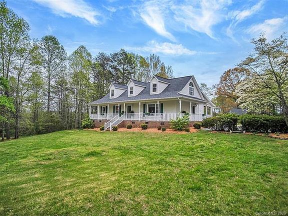 3rd image of 3371 Fairview Dr