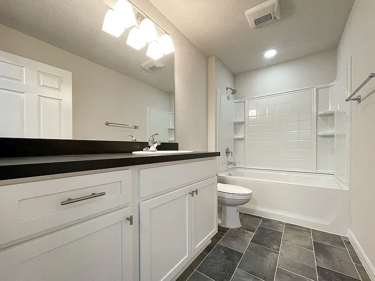 13585 SW 40th Cir — Photo 15