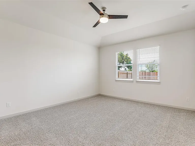 341 Wilshire Rd — Photo 24
