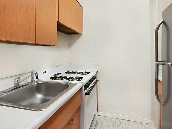 2nd image of 165 E 32nd St APT 10F