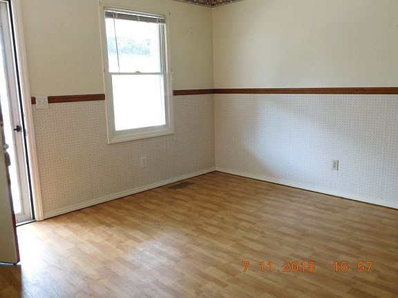4th image of 19380 Dennison Dr
