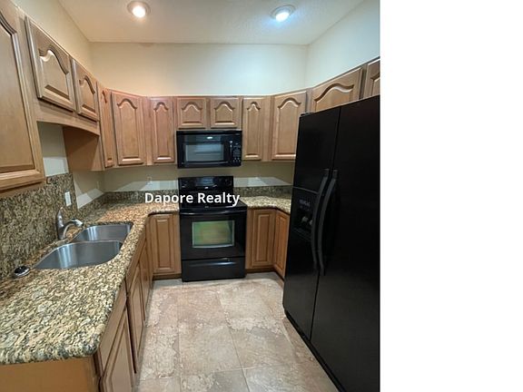 5th image of 3821 Skyway Dr #A