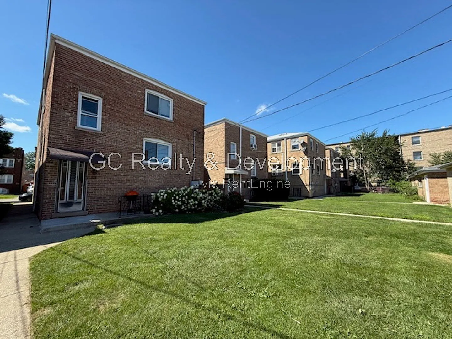 3 bed, 1.0 bath, 1800 sqft, $1,900 — Photo 4