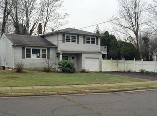 24 Shearn Dr, Middlesex, NJ 08846
