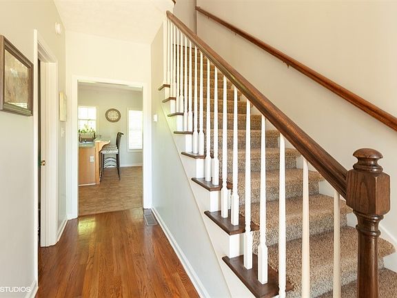 5th image of 310 Kensington Dr