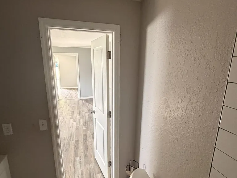 1418 Woodlawn Ave — Photo 10