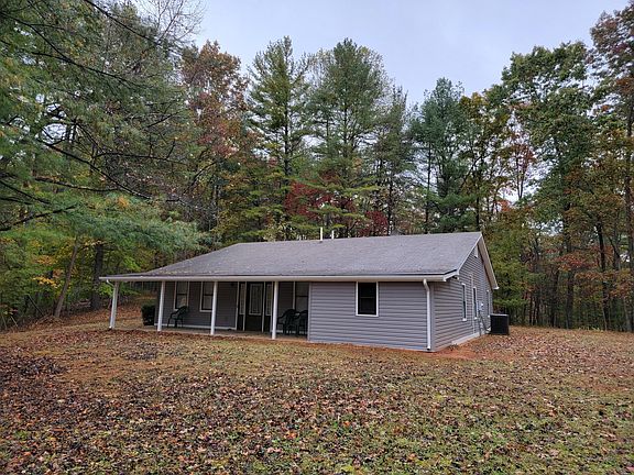 2nd image of 204 Black Bear Ln