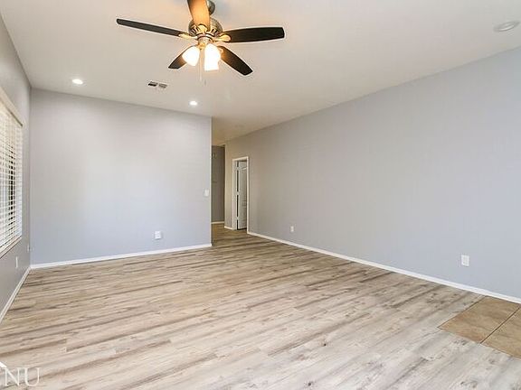 3rd image of 609 E Red Rock Trl