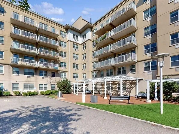 260 Beach 81st St APT 3T, Rockaway Beach, NY 11693