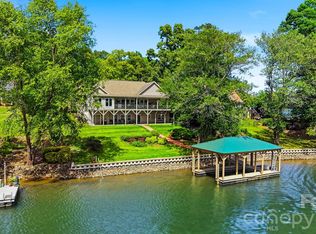 65 King Arthurs Ct, Hickory, NC 28601
