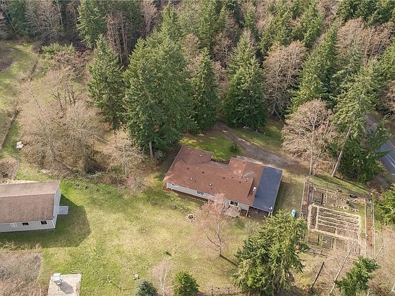2nd image of 1312 Blackberry Ln