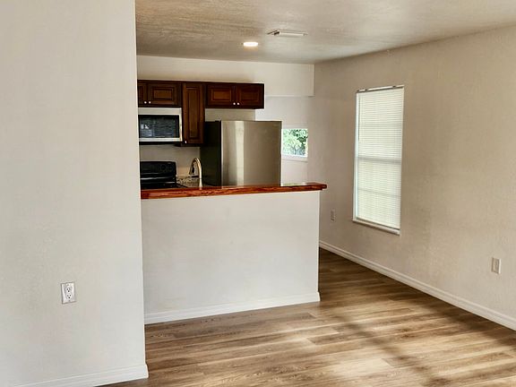 5th image of 125 Goodrich Ave