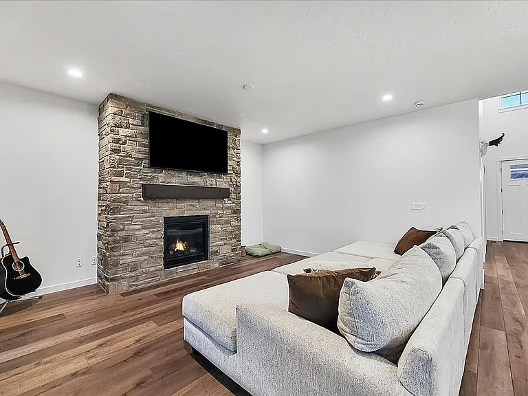 14588 Cooper Sunrise Dr — Photo 9