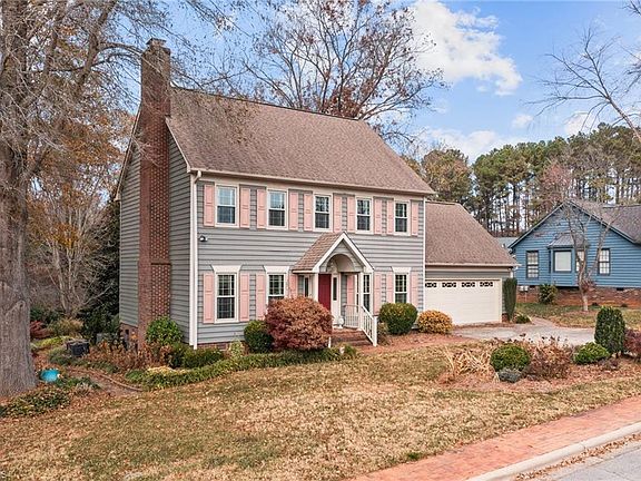 2nd image of 3023 Kern Dr