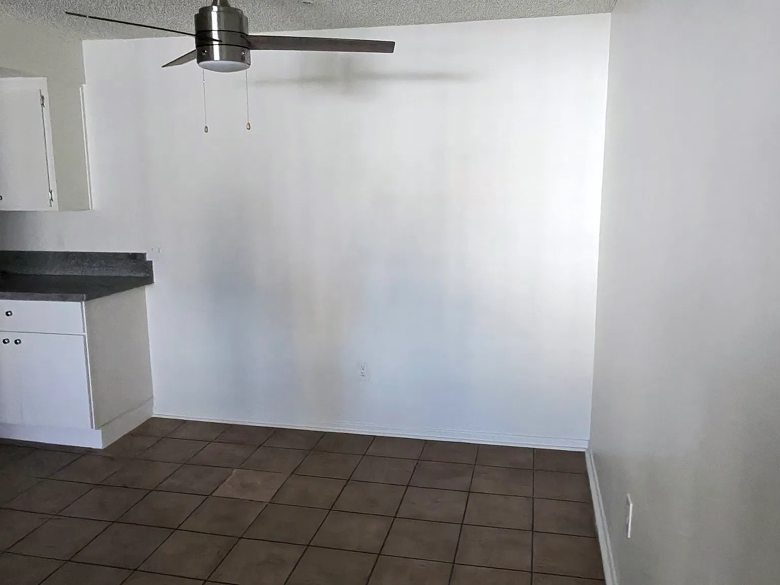 2 bed, 2400 sqft, $2,600 — Photo 4