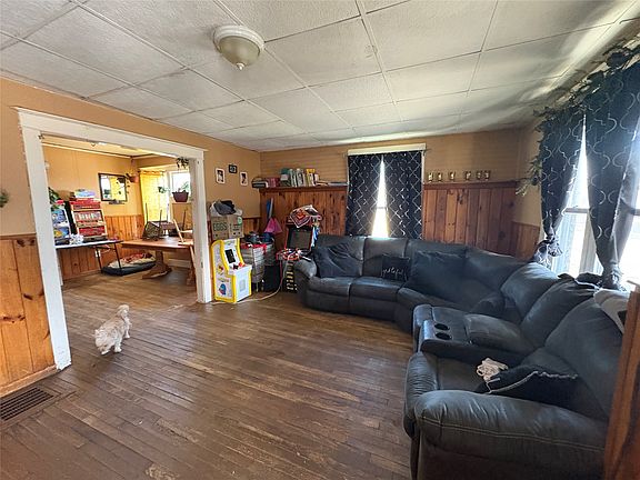 4th image of 43 Bevier St