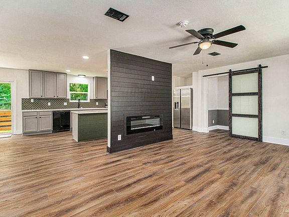 2nd image of 8265 Continental Ct
