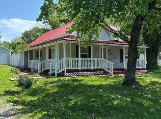 111 Bevard St, Cambria, IL 62915