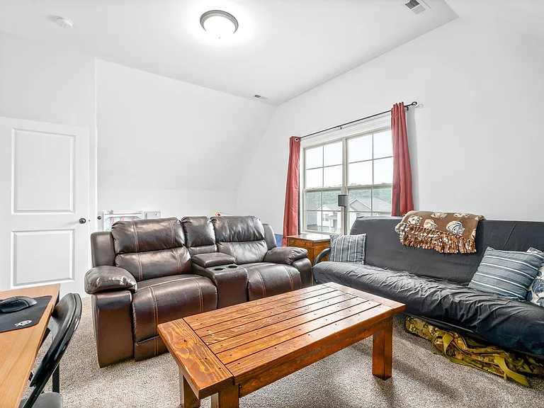 1082 Winesap Rd — Photo 30