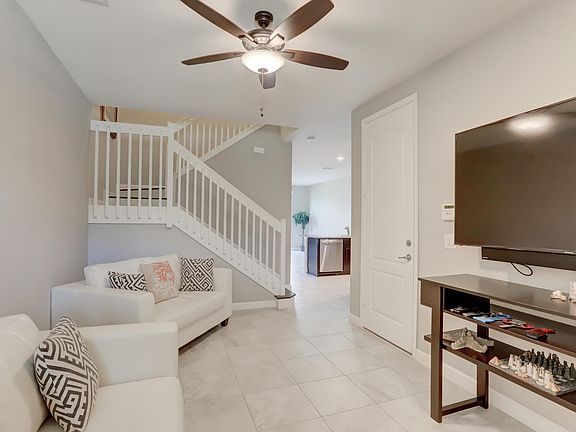 5th image of 13005 Anthorne Ln