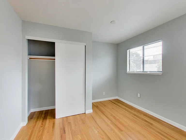 205 Collins St #4 — Photo 8