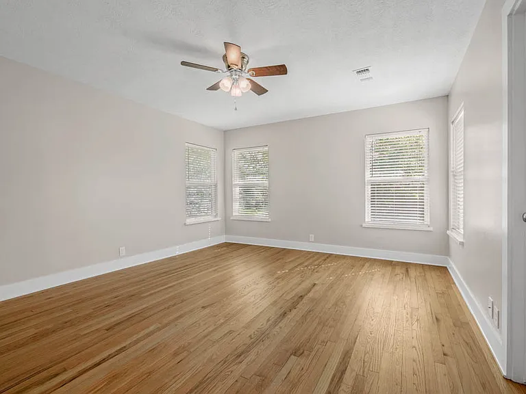 712 E North Ave — Photo 9