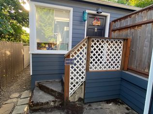 1035 1/2 16th St NE, Salem, OR 97301