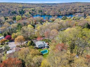 43 Lakeview Pl, Fairfield, CT 06825