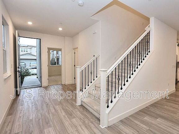 3rd image of 3542 Nuestra Ave