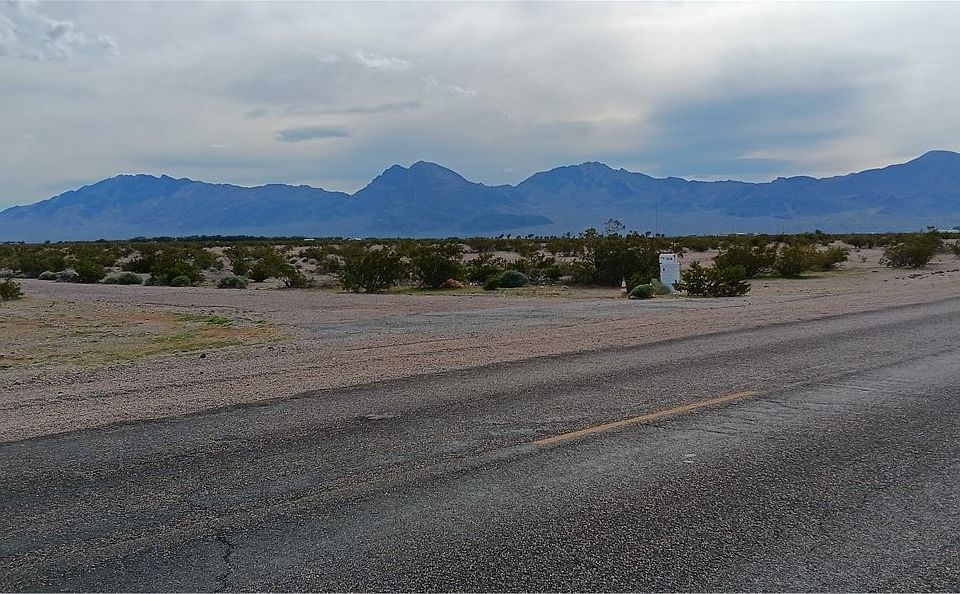 2nd image of 729 W Amargosa Farm Rd