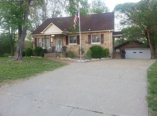 2313 Tanner Bridge Rd, Jefferson City, MO 65101