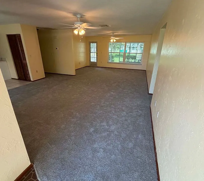 2658 Lakeshore Cir