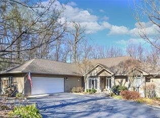 332 Kenmure Dr, Flat Rock, NC 28731