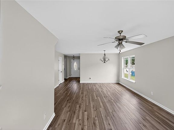 3rd image of 1120 Kinnan Dr