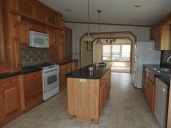 3rd image of 30 E Delmar Mdws