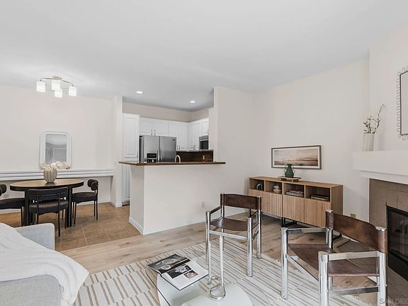 5th image of 2150 Camino De La Reina Unit 216