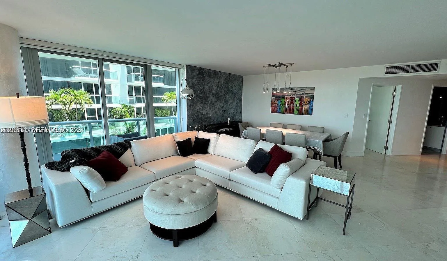 Azure Condo — Photo 4