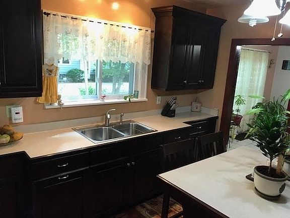 5th image of 1359 W Galena Blvd