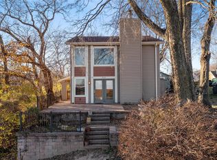 521 S 2nd St, Saint Charles, MO 63301