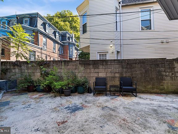 3rd image of 3713 Lancaster Ave