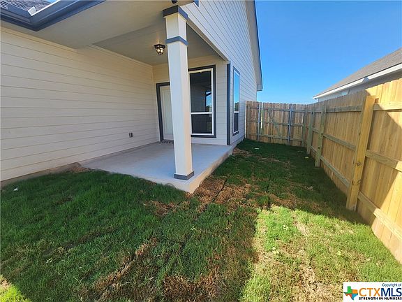 4th image of 936 James Parker Cir