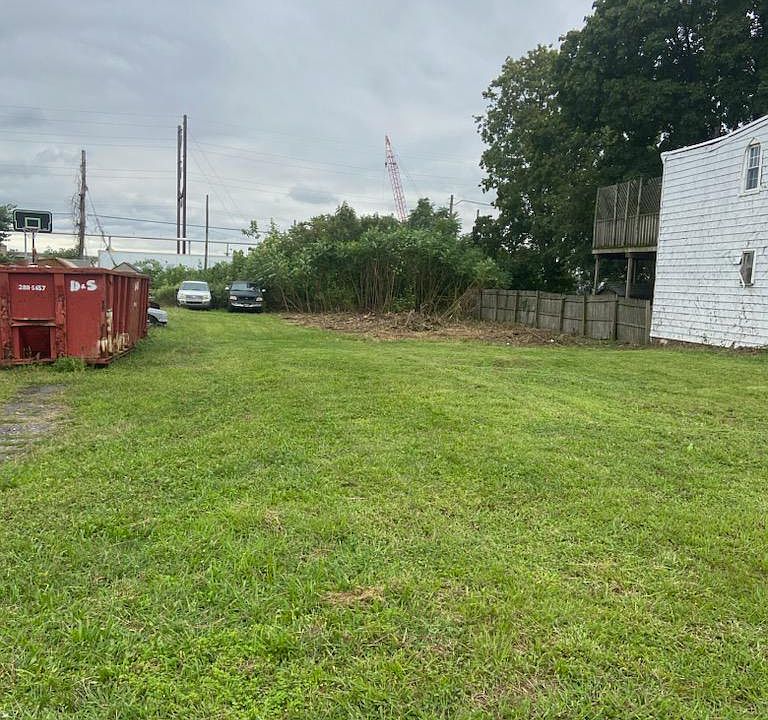 2nd image of 4803 Garden St #5