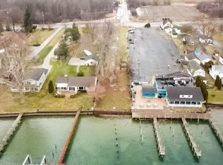 7503 River Rd, Cottrellville, MI 48039