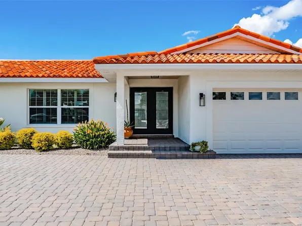 917 Chipaway Dr, Apollo Beach, FL 33572