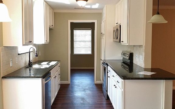 4th image of 5730 Shadywood Dr
