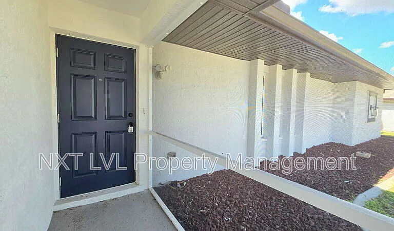 5316 SW 8th Ct — Photo 2